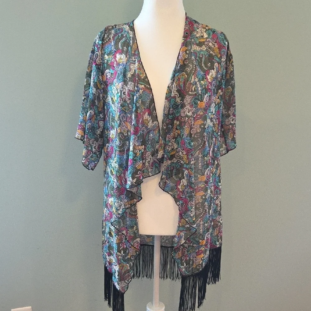 LuLaRoe Multi-colored Short Sleeve Kimono with Fringe Trim Size Small